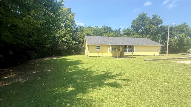 161 E Wolfdale Road, Farmington, AR 72730