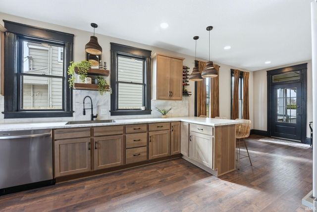 1126 Columbia Avenue, Fort Wayne, IN 46805