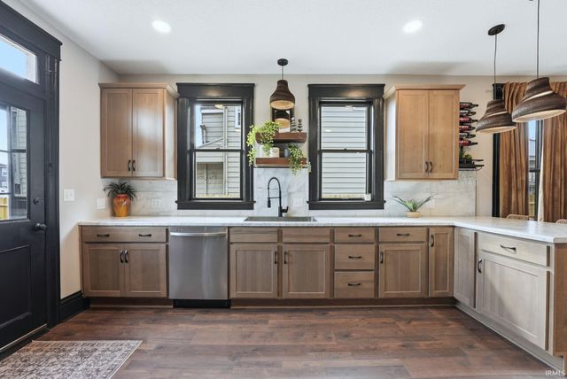 1126 Columbia Avenue, Fort Wayne, IN 46805