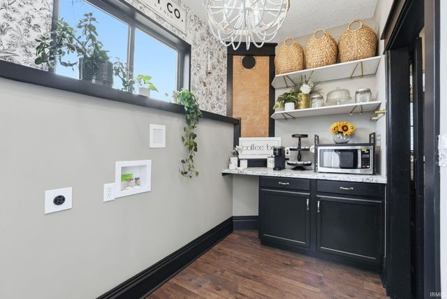 1126 Columbia Avenue, Fort Wayne, IN 46805