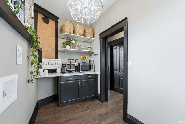 1126 Columbia Avenue, Fort Wayne, IN 46805