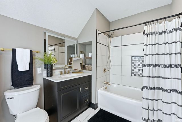 1126 Columbia Avenue, Fort Wayne, IN 46805