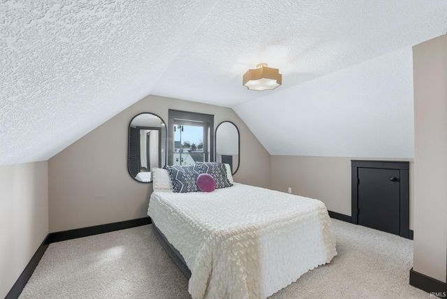 1126 Columbia Avenue, Fort Wayne, IN 46805