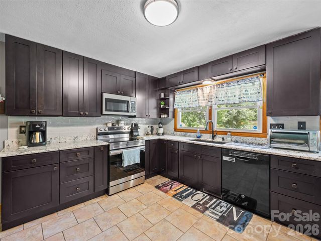 50 Baldwin Road, Arden, NC 28704