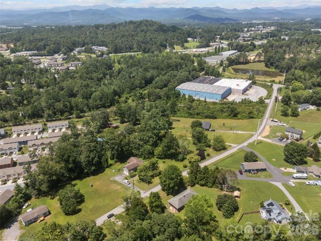 50 Baldwin Road, Arden, NC 28704