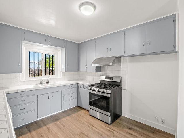 5017 E Washington Avenue, Fresno, CA 93727