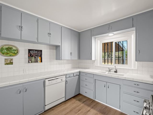 5017 E Washington Avenue, Fresno, CA 93727