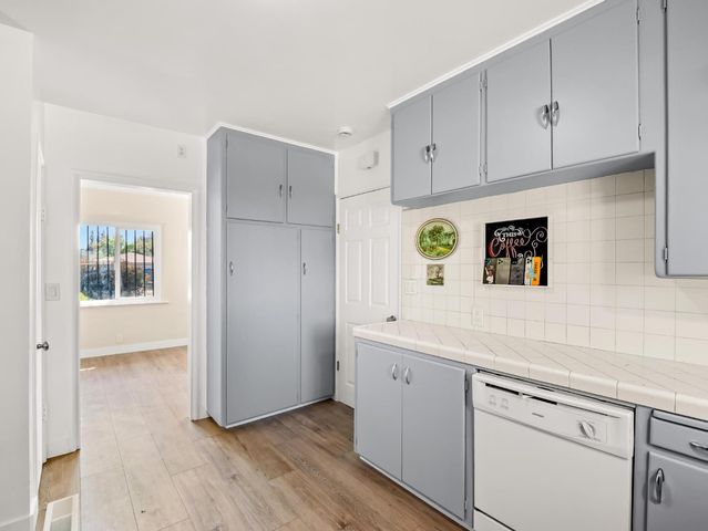 5017 E Washington Avenue, Fresno, CA 93727