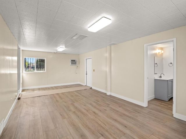 5017 E Washington Avenue, Fresno, CA 93727