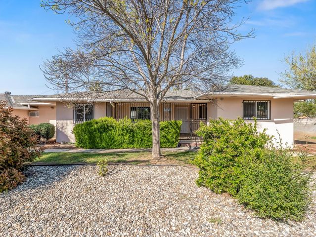 5017 E Washington Avenue, Fresno, CA 93727