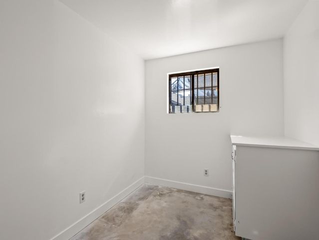 5017 E Washington Avenue, Fresno, CA 93727