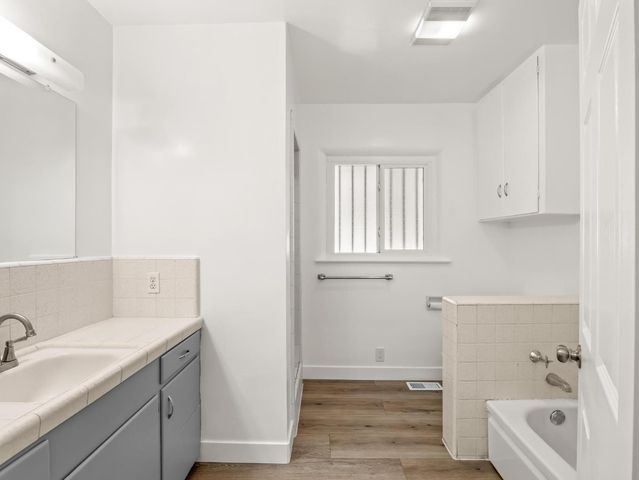 5017 E Washington Avenue, Fresno, CA 93727