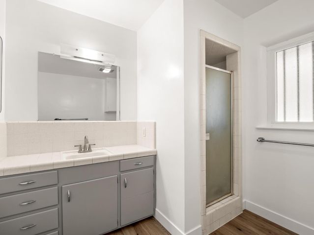 5017 E Washington Avenue, Fresno, CA 93727