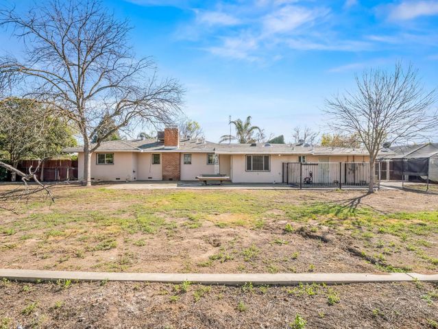 5017 E Washington Avenue, Fresno, CA 93727
