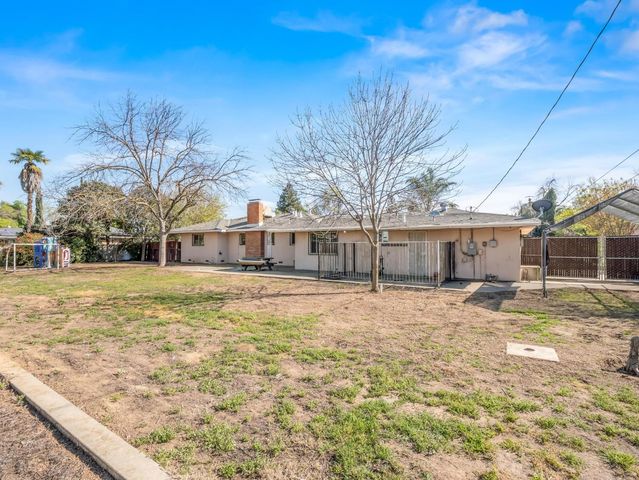 5017 E Washington Avenue, Fresno, CA 93727