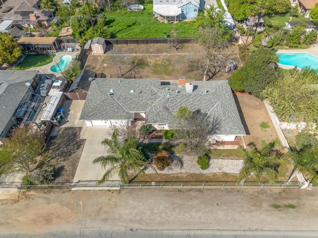 5017 E Washington Avenue, Fresno, CA 93727