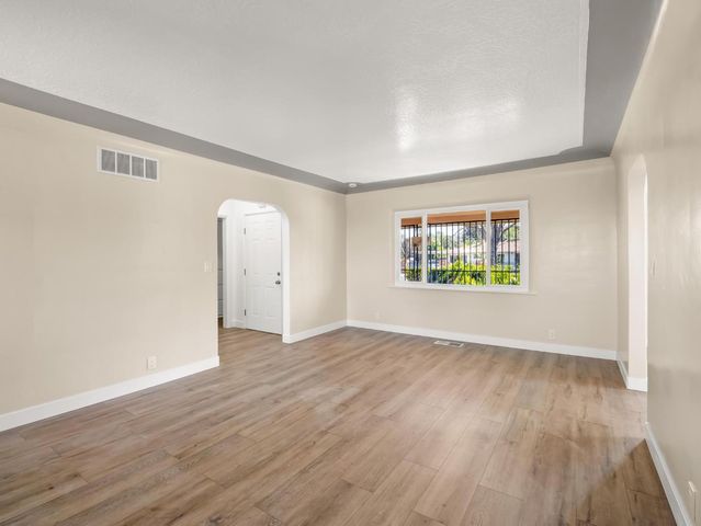 5017 E Washington Avenue, Fresno, CA 93727