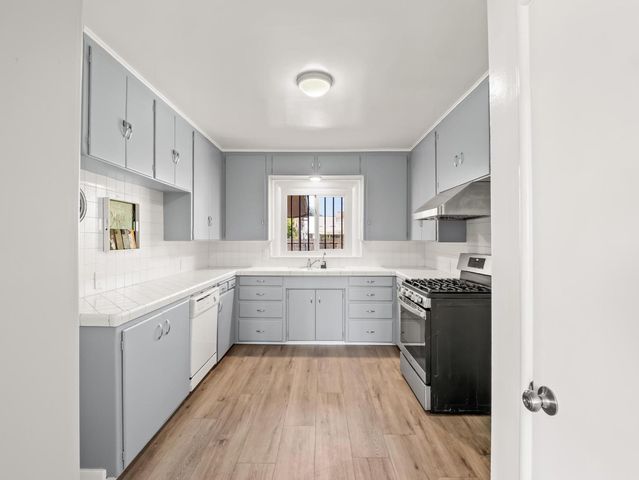 5017 E Washington Avenue, Fresno, CA 93727