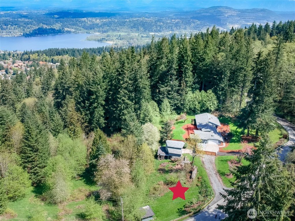 17600 SE Cougar Mountain Drive, Issaquah, WA 98027