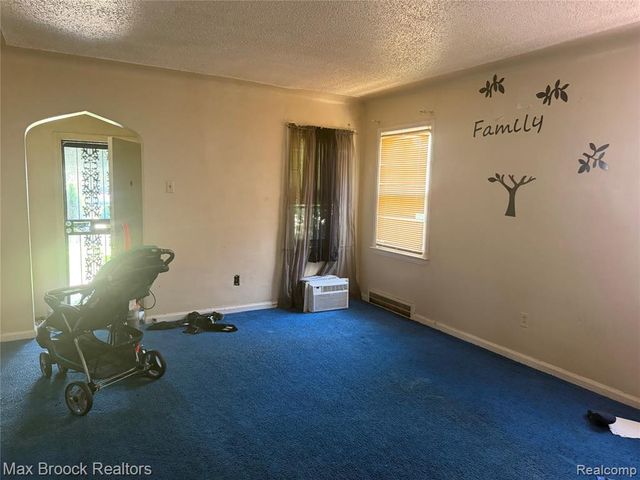 19472 San Juan Drive, Detroit, MI 48221