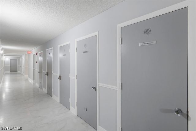 5 Bluebill AVE 208, Naples, FL 34108