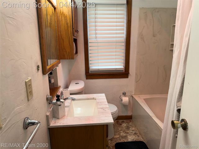 1620 Pingree Avenue, Lincoln Park, MI 48146