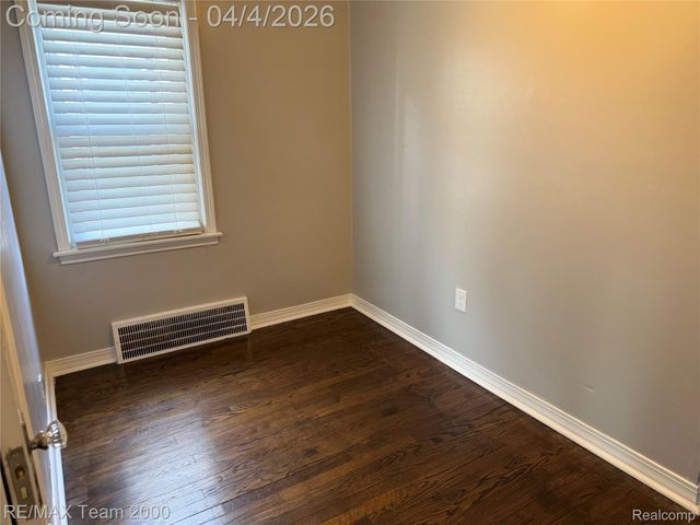 1620 Pingree Avenue, Lincoln Park, MI 48146