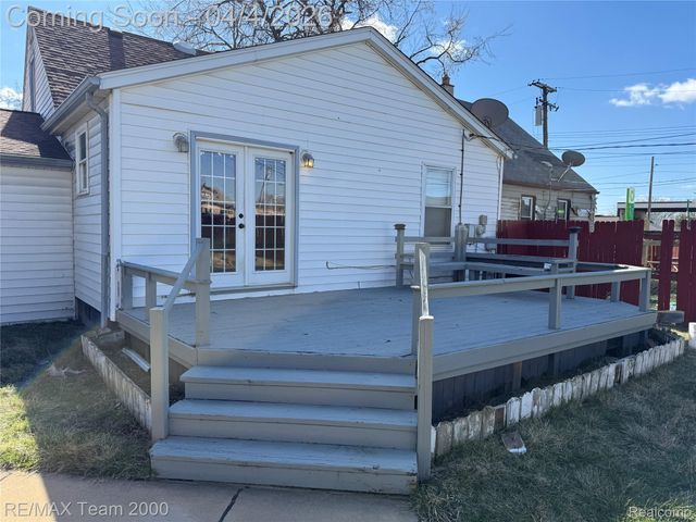 1620 Pingree Avenue, Lincoln Park, MI 48146