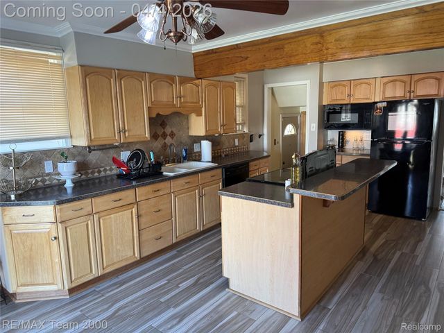 1620 Pingree Avenue, Lincoln Park, MI 48146