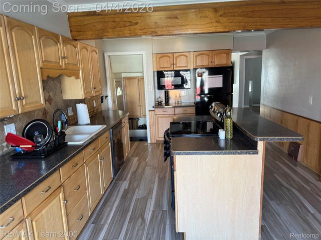 1620 Pingree Avenue, Lincoln Park, MI 48146