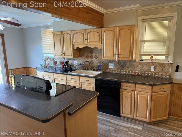 1620 Pingree Avenue, Lincoln Park, MI 48146