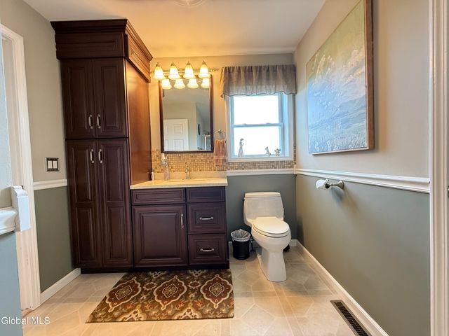 453 County Route 41, Kingsbury, NY 12839