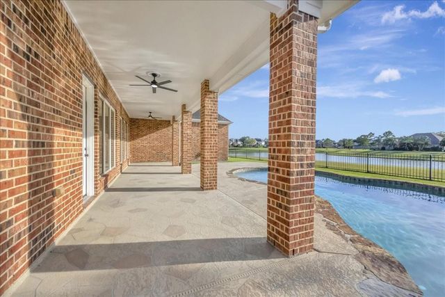 1029 Summer Cape Circle, League City, TX 77573