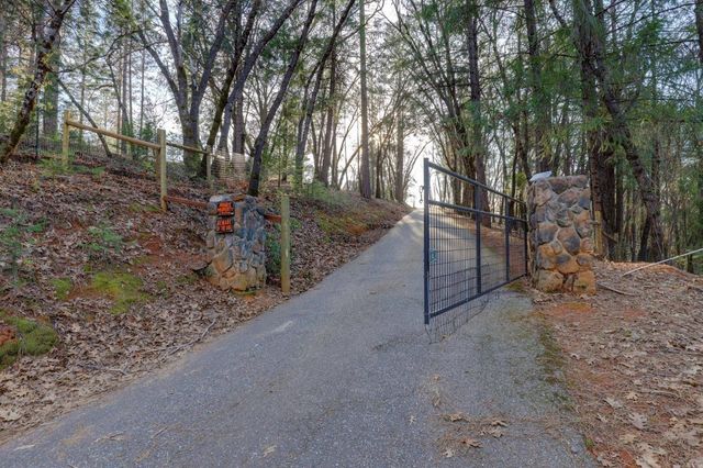 1300 Sierra Oak Ln, Colfax, CA 95713