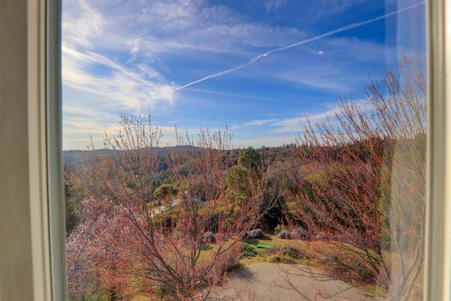 1300 Sierra Oak Ln, Colfax, CA 95713