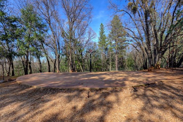 1300 Sierra Oak Ln, Colfax, CA 95713