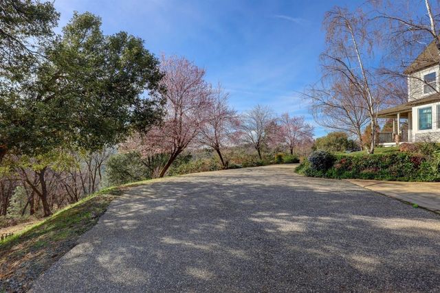 1300 Sierra Oak Ln, Colfax, CA 95713