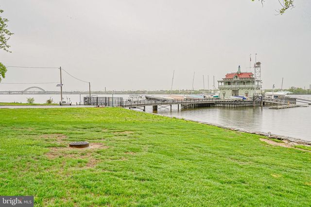 604 CINNAMINSON ST, Riverton, NJ 08077