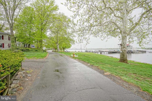 604 CINNAMINSON ST, Riverton, NJ 08077