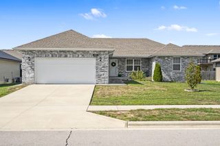 1331 South Venice Avenue, Republic, MO 65738
