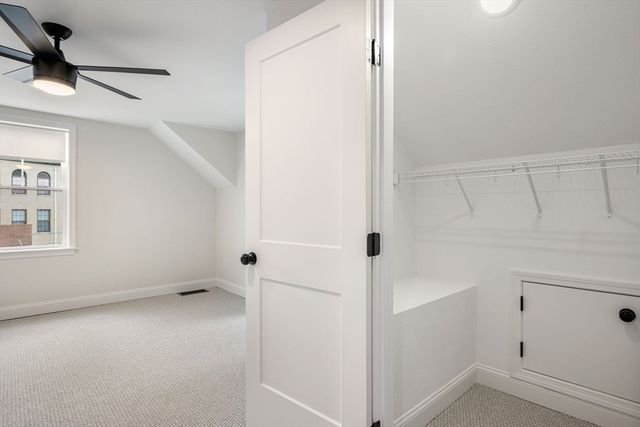 32 Union St 32, Lowell, MA 01852