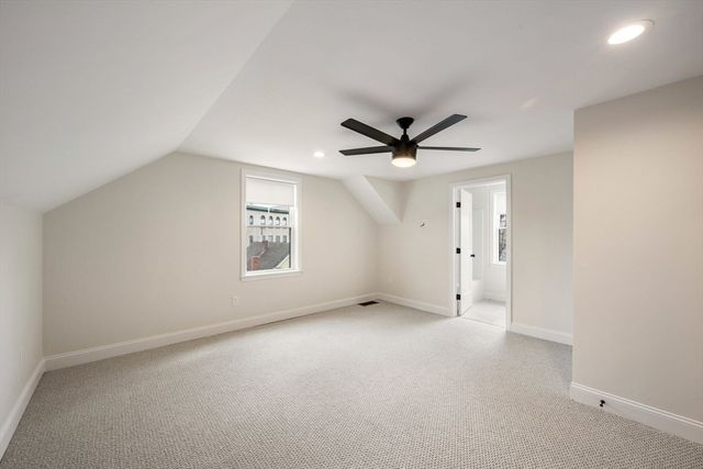 32 Union St 32, Lowell, MA 01852