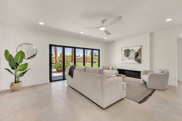 5526 E TERRY Drive, Scottsdale, AZ 85254