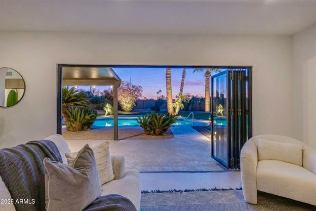 5526 E TERRY Drive, Scottsdale, AZ 85254