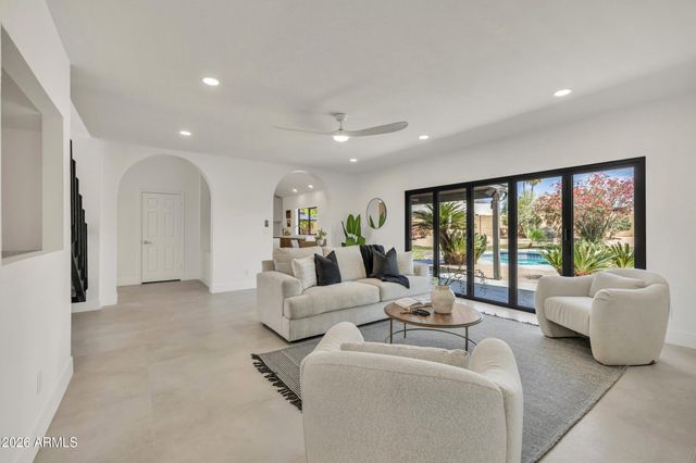 5526 E TERRY Drive, Scottsdale, AZ 85254