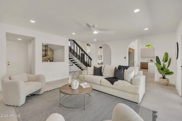 5526 E TERRY Drive, Scottsdale, AZ 85254