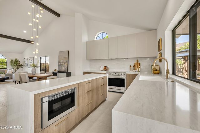 5526 E TERRY Drive, Scottsdale, AZ 85254