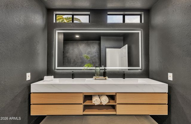 5526 E TERRY Drive, Scottsdale, AZ 85254