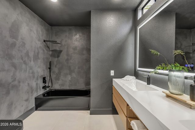 5526 E TERRY Drive, Scottsdale, AZ 85254