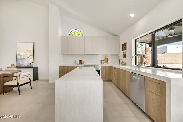 5526 E TERRY Drive, Scottsdale, AZ 85254